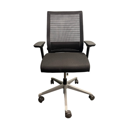 Think kontorstol fra Steelcase, svart