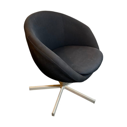 Skruvstad stol fra IKEA, sort