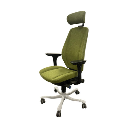 Kontorstol fra Kinnarps, modell 9000, mosegrønn