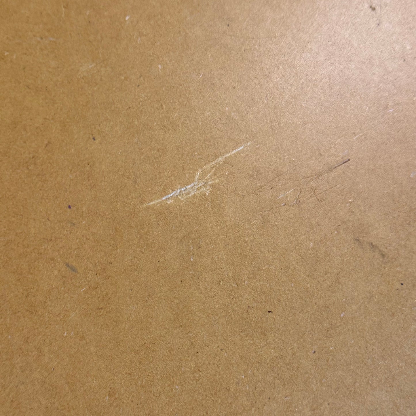 Sittebenk i tre, valcromat