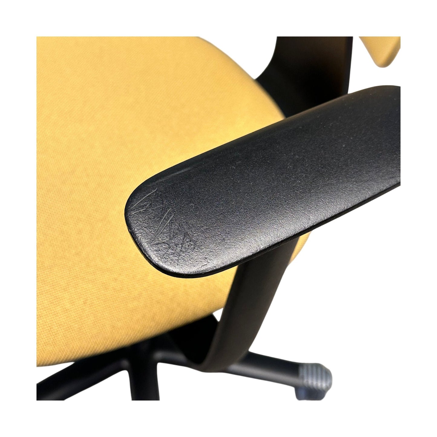 Tion 2140 møteromsstol fra HÅG, gul