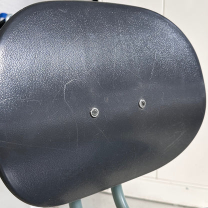 Casper elevstol fra Kinnarps, grønn ramme