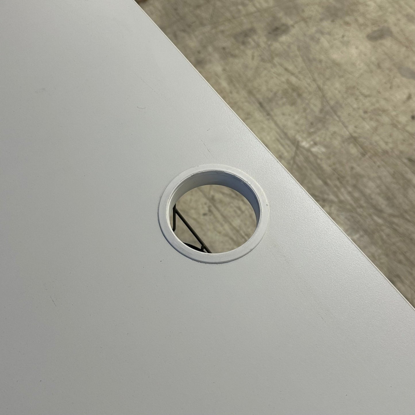 120x80 elektrisk hev/senk skrivebord, hvit laminat,