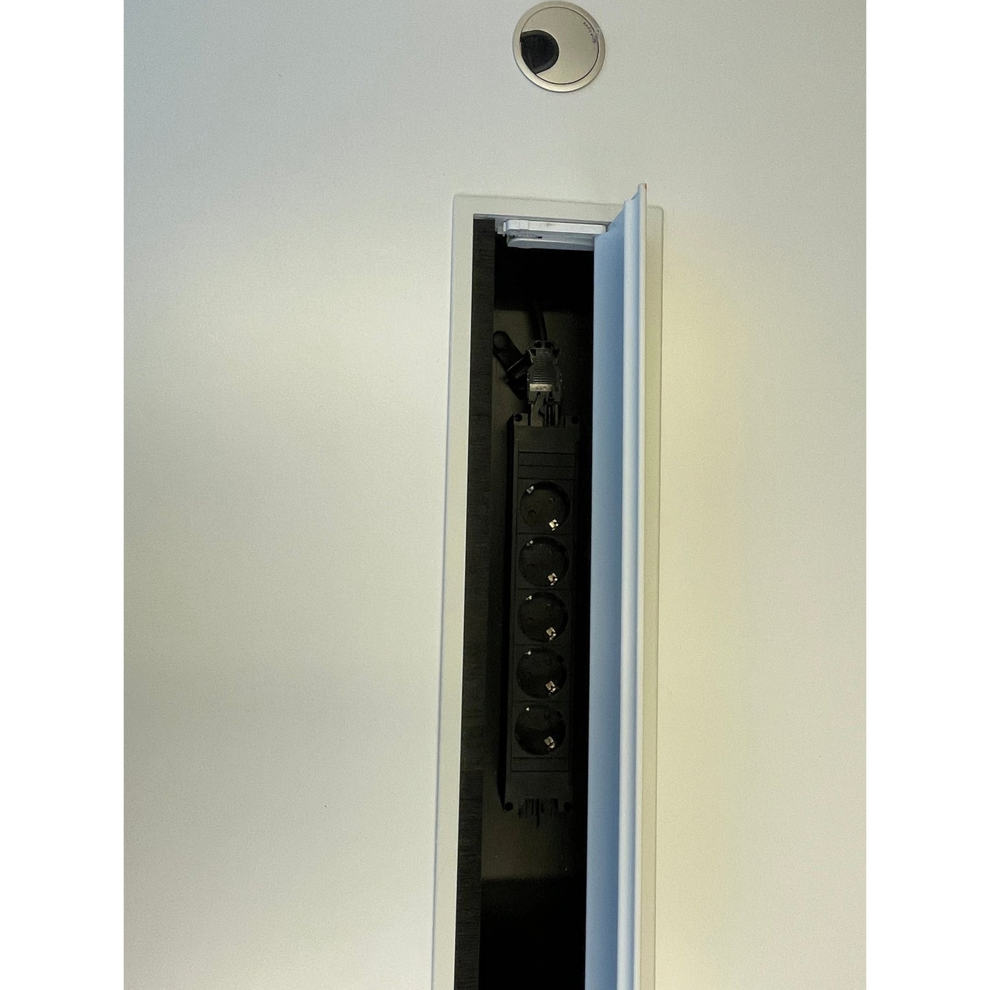 Hvitt møtebord med sort kant og krom ben, 250x110x74 cm