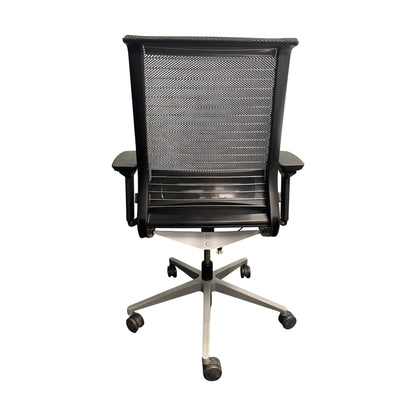 Think kontorstol fra Steelcase, svart