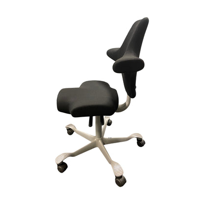 Håg Capisco 8106 kontorstol, svart tekstil
