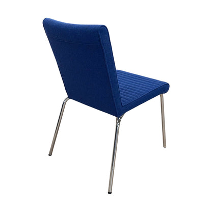 Møtestol fra Offecct, mørk blå