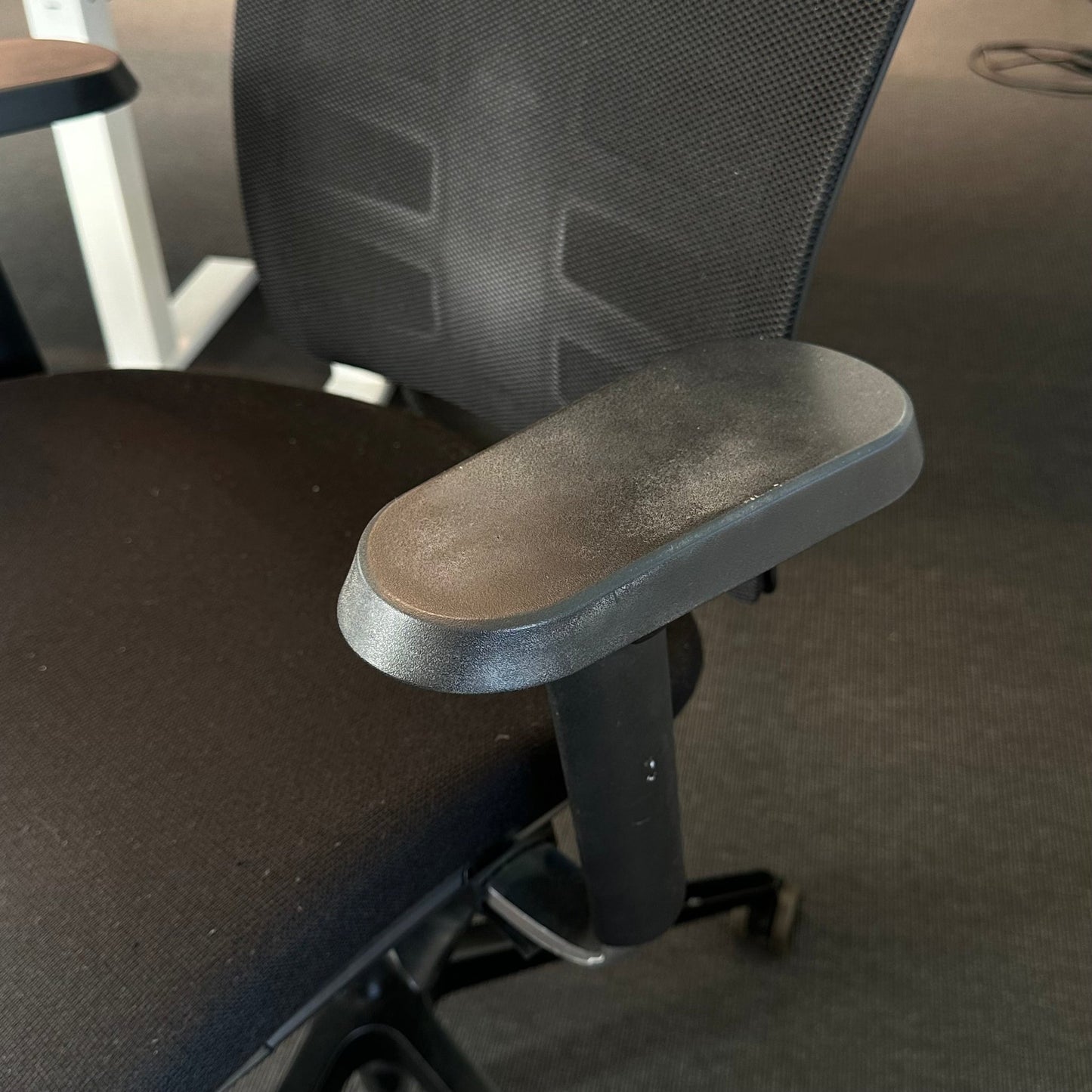 Sitag Ego kontorstol med ergonomisk rygg og nakkestøtte