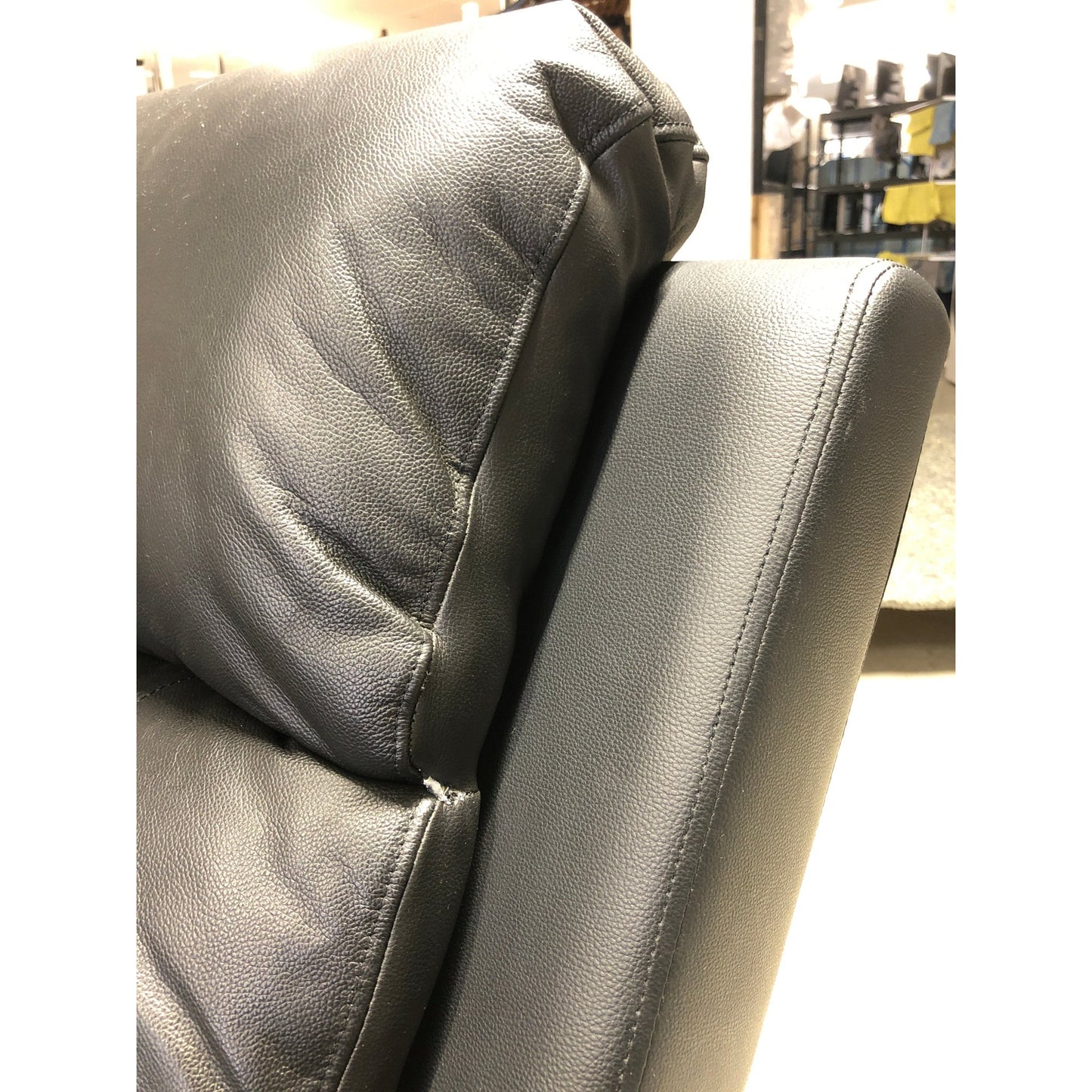 Mora 3-seter sofa fra A-Møbler, hud/PVC. Manuell recliner