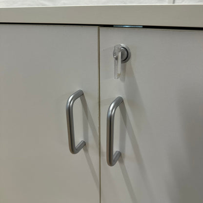 Arkivskap fra Svenheim, dobbel dør, hvit