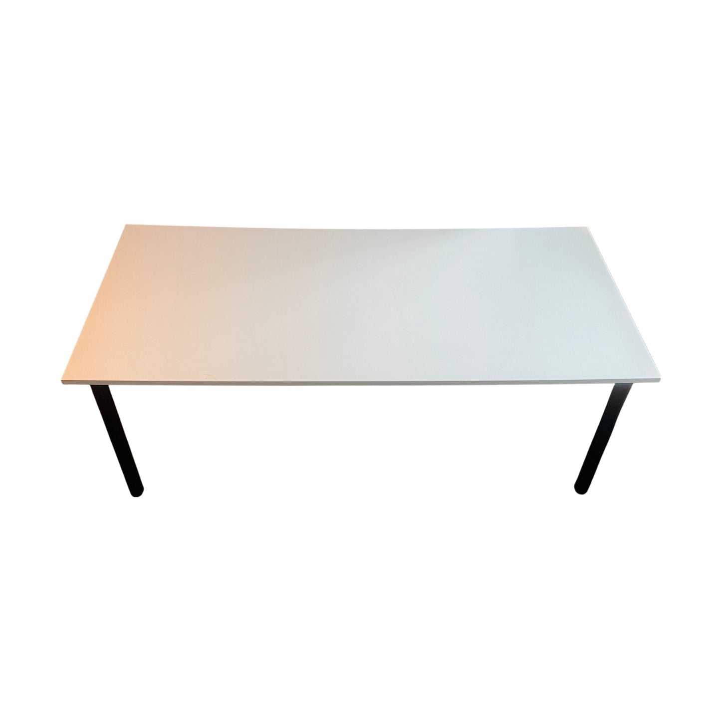 Skrivebord i hvit m/ sorte ben, 180cm