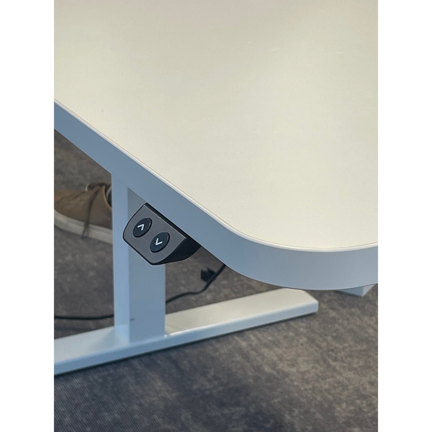 Astro elektrisk hev/senk skrivebord fra Svenheim, hvit laminat, 120x80 cm