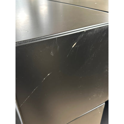 Hylleseksjon fra Montana, svart