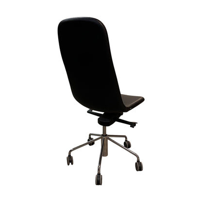 Møteromsstol fra Materia, skinn, utmerket stand