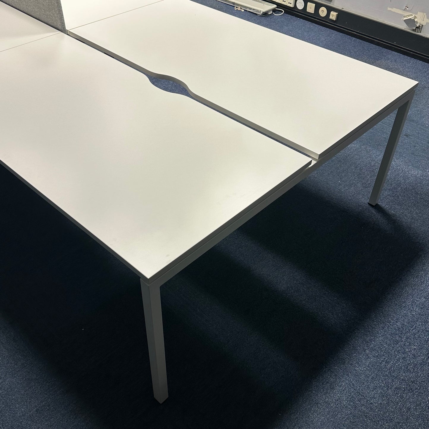 U1 Quadruple Bench arbeidsstasjon fra Narbutas, hvit melamin, 320x164 cm