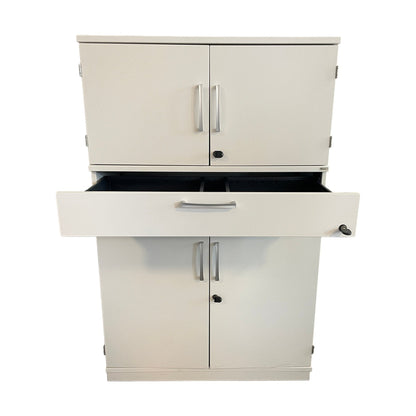 Skap fra Kinnarps, hvit, 4 dører + skuff