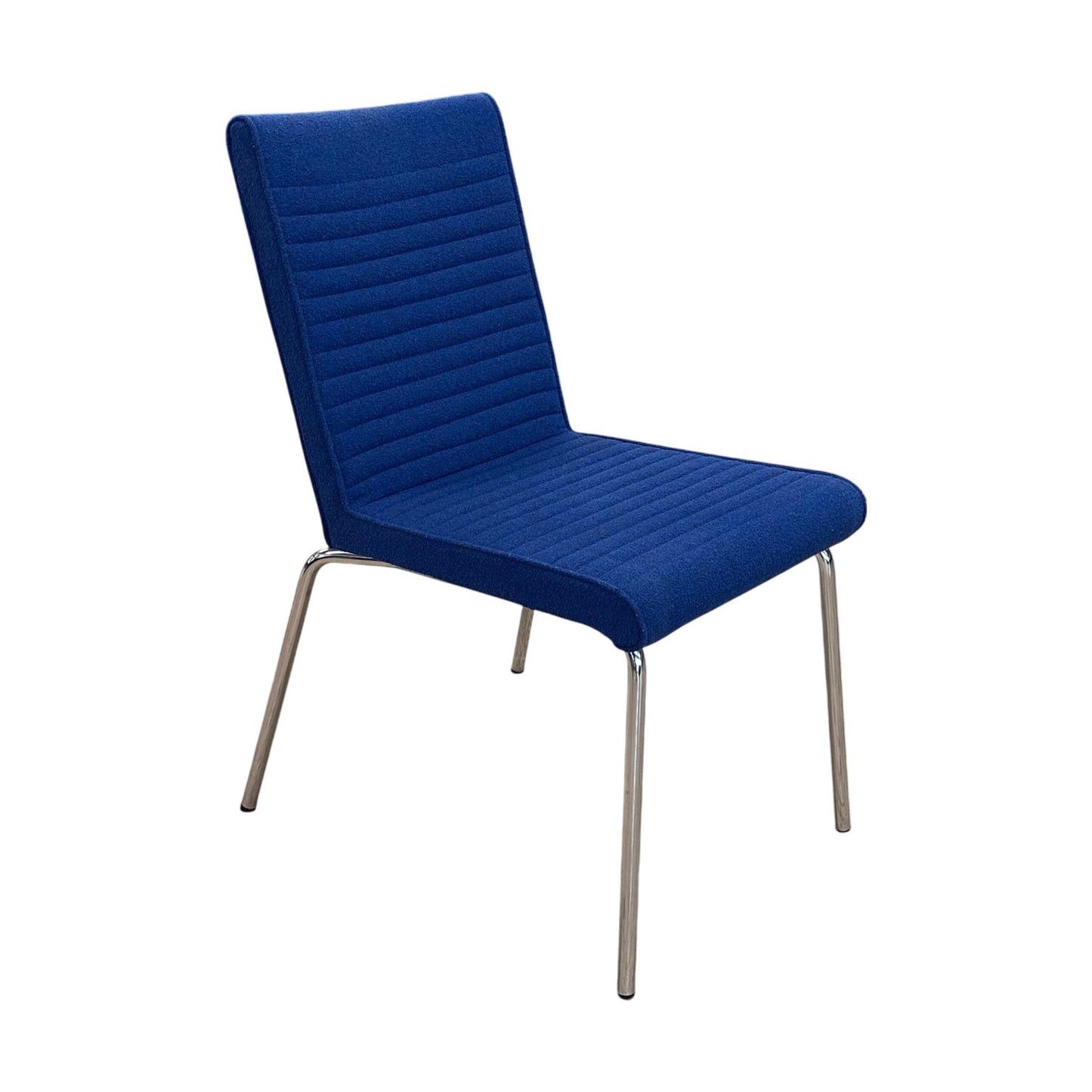 Møtestol fra Offecct, mørk blå