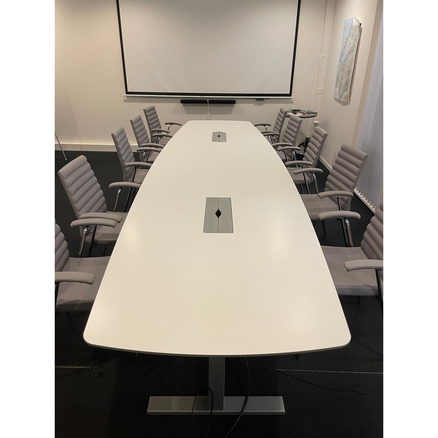 Møtebord fra Kinnarps, hvit laminat, 420x112 cm