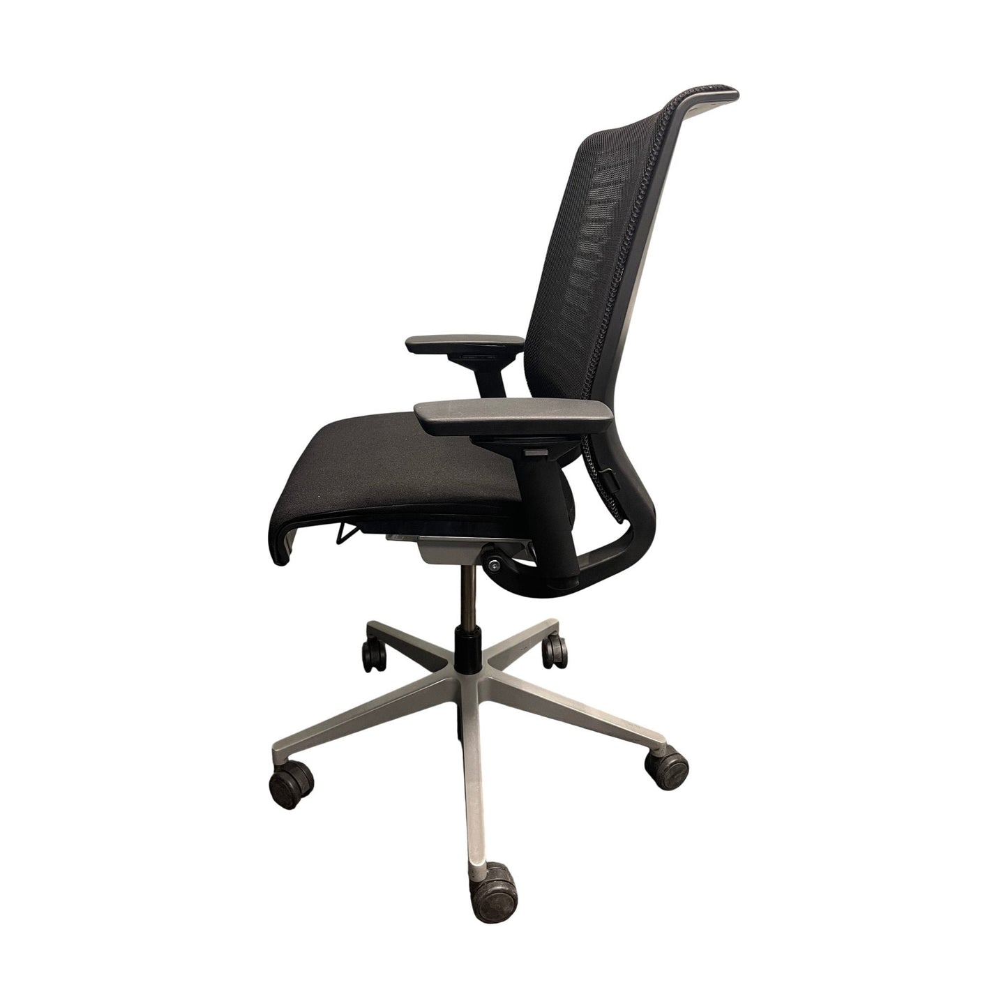 Think kontorstol fra Steelcase, svart