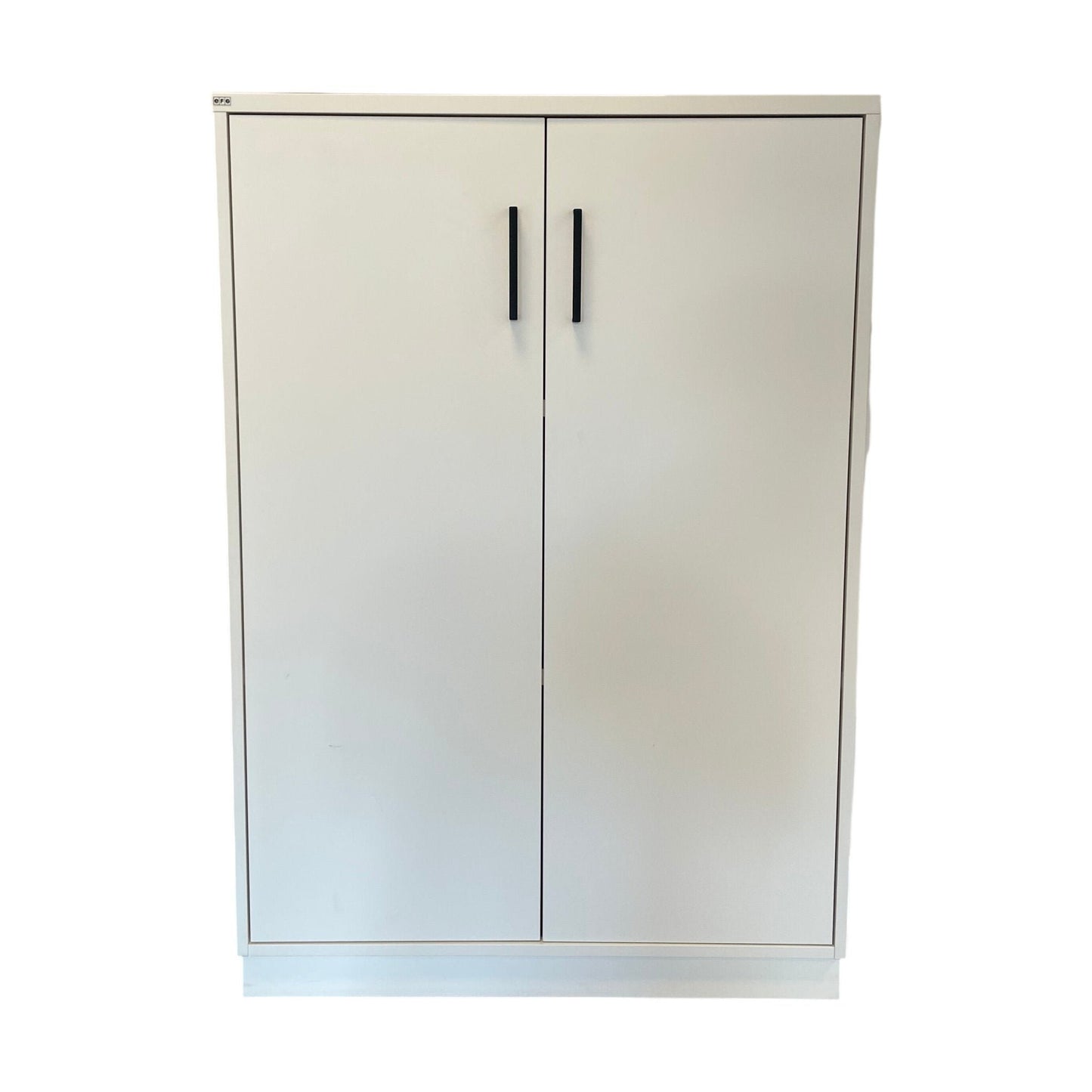 Skap med slagdør fra EFG, hvit, 117x40x80 cm