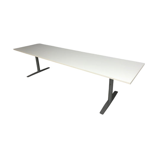 (300x80) Romslig møtebord i hvit til 6-10 personer
