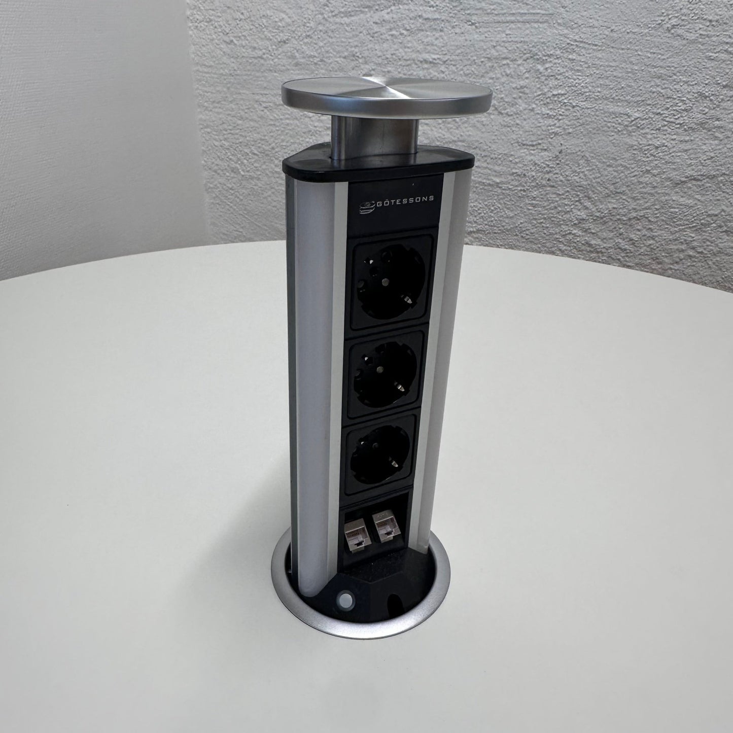 Møtebord fra Materia, hvit, Ø135 kom