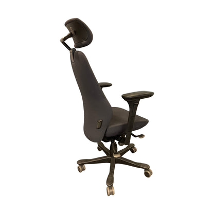 Kinnarps Freefloat kontorstol med nakkestøtte, grå stoff