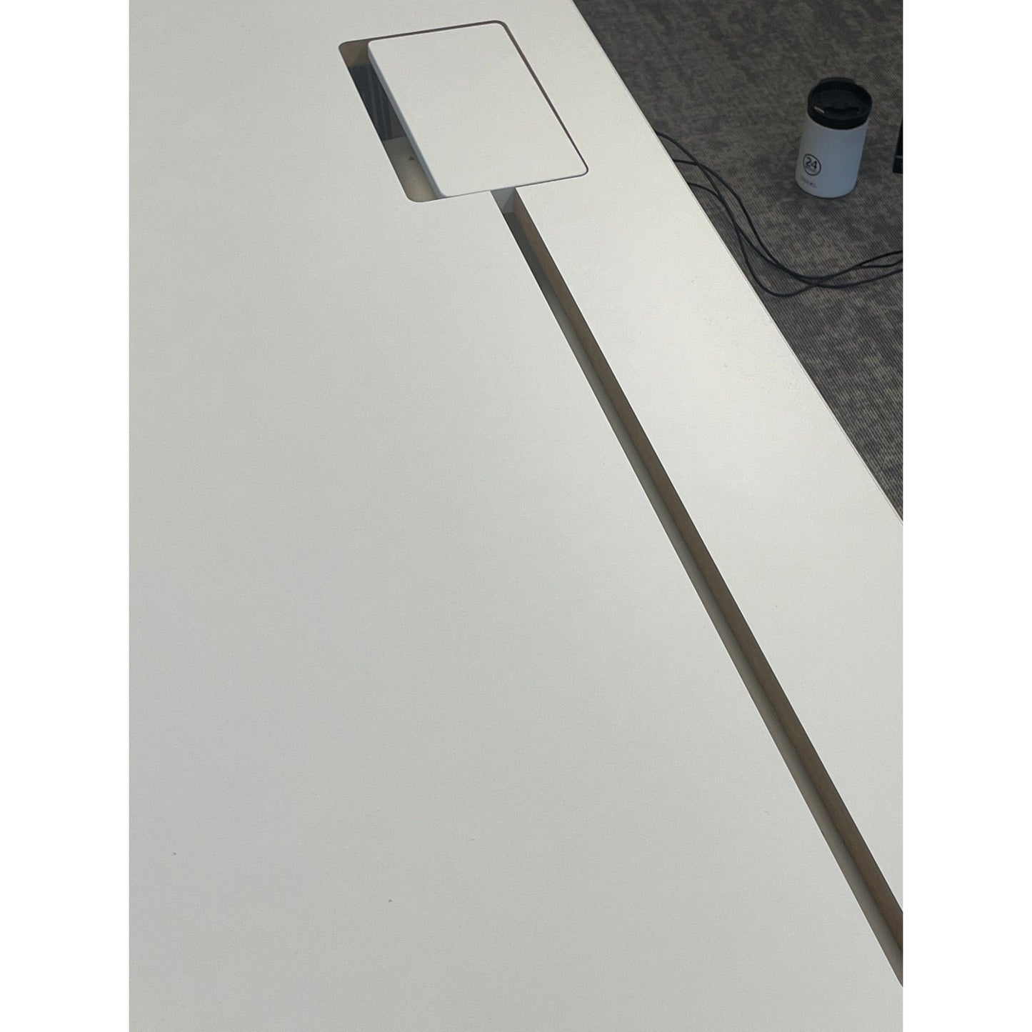 Astro elektrisk hev/senk skrivebord fra Svenheim, hvit laminat, 120x80 cm