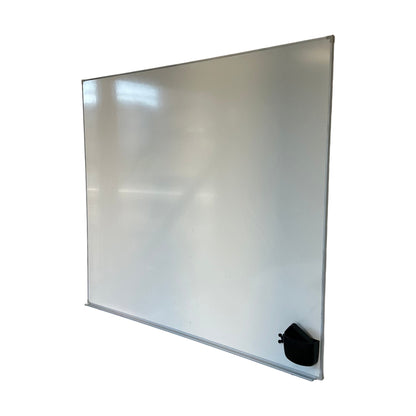 Vegghengt whiteboard, 140x120 cm