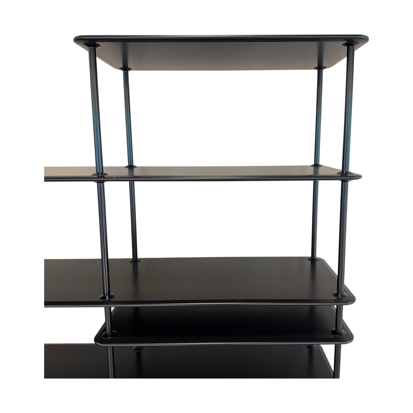 Helsort og praktisk hyllereol