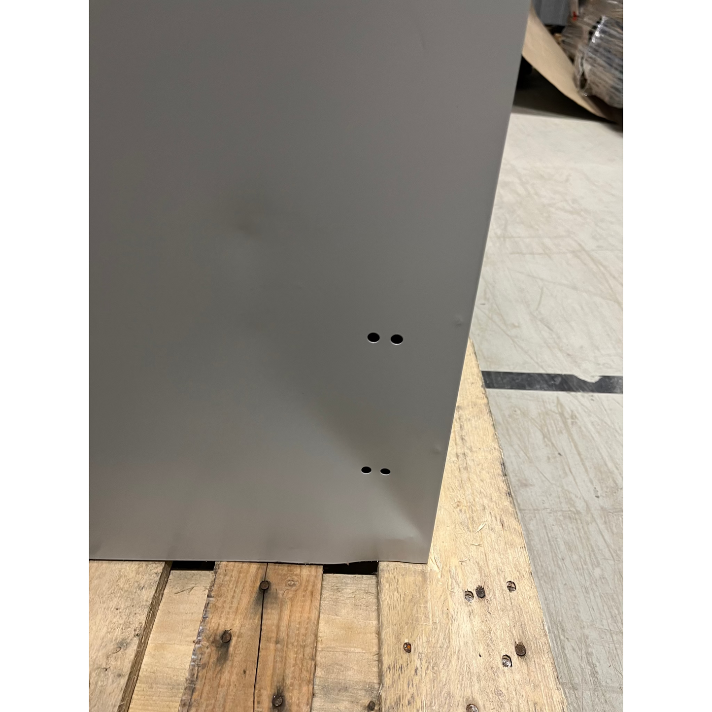 Garderobeskap CLASSIC, 3 seksjoner, flatt tak, H1740 B900 D550 mm, blå fra AJ Produkter