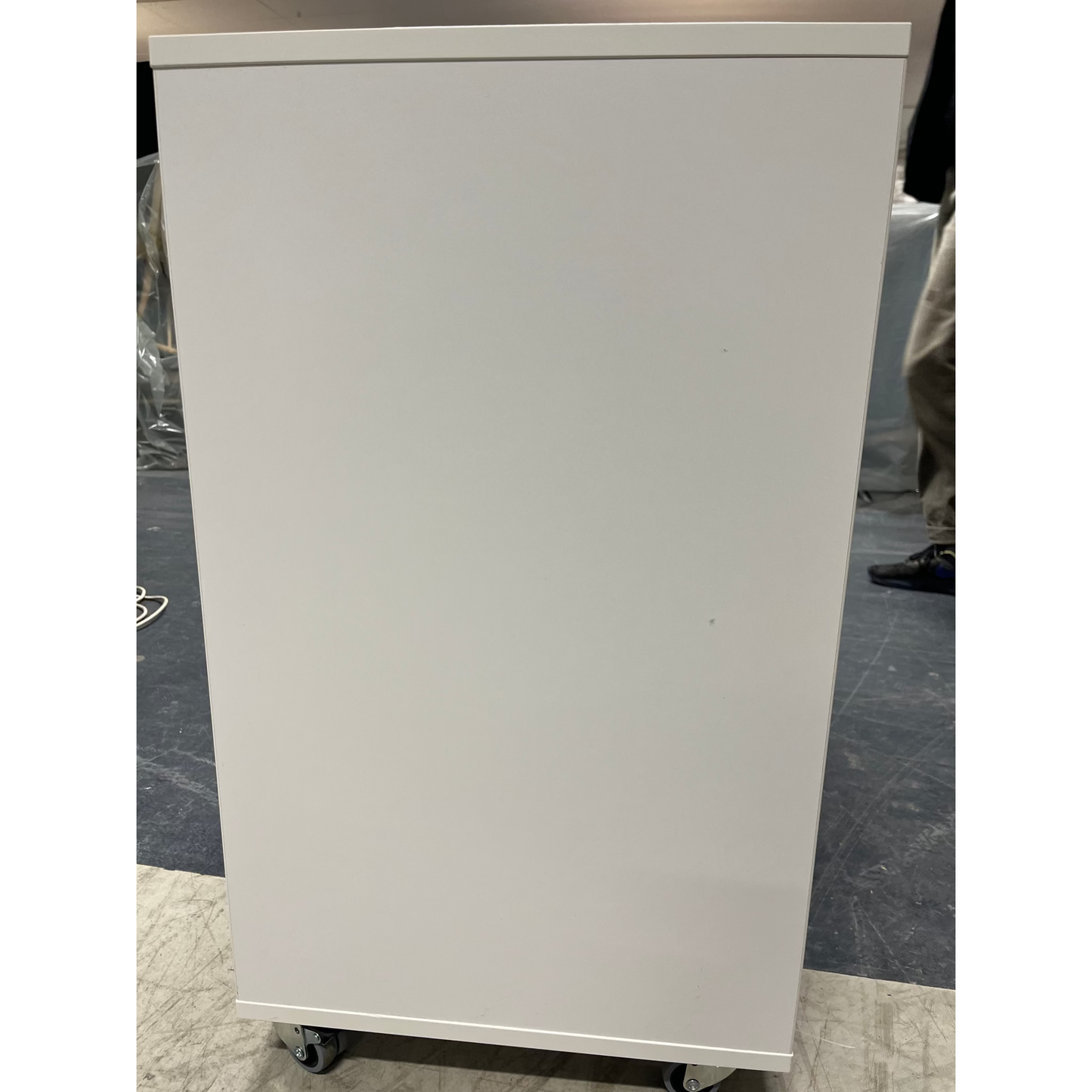 Elevkommode CASPER, hvit med mørkegrønne skuffer