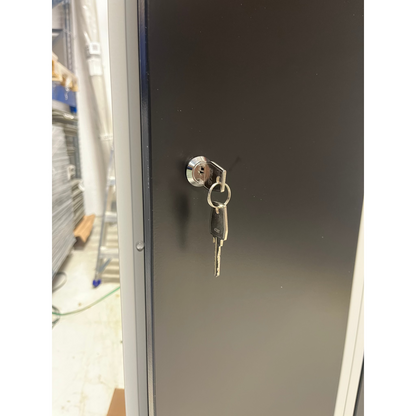 Garderobeskap CLASSIC, svart, UTEN sokkel.