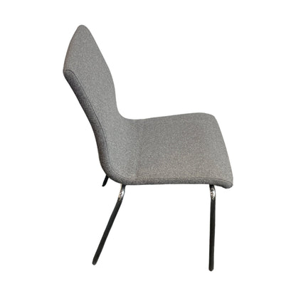 Mørk grå møteromsstol fra Skandiform