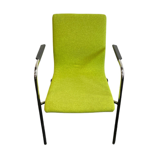 Skandiform møteromsstol, grønn ullstoff, med armlener