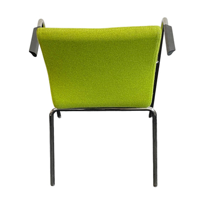 Skandiform møteromsstol, grønn ullstoff, med armlener