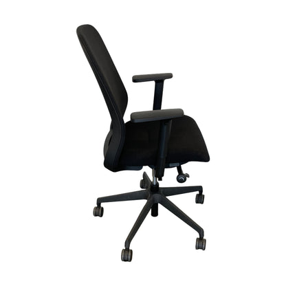 Souly Swivel Chair Mesh kontorstol fra NowiStyl, helsort