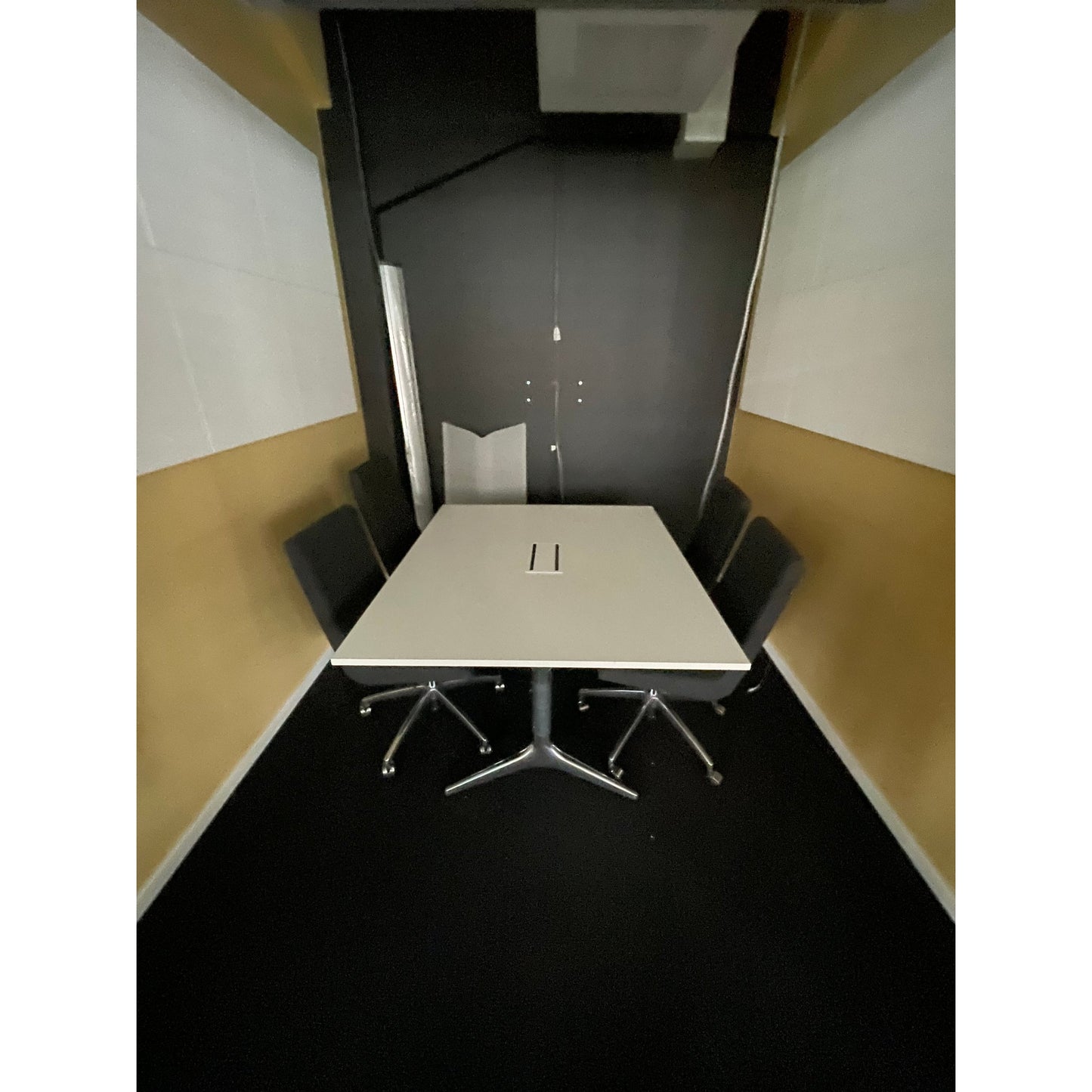 Møtebord, hvit laminat, 120x140 cm