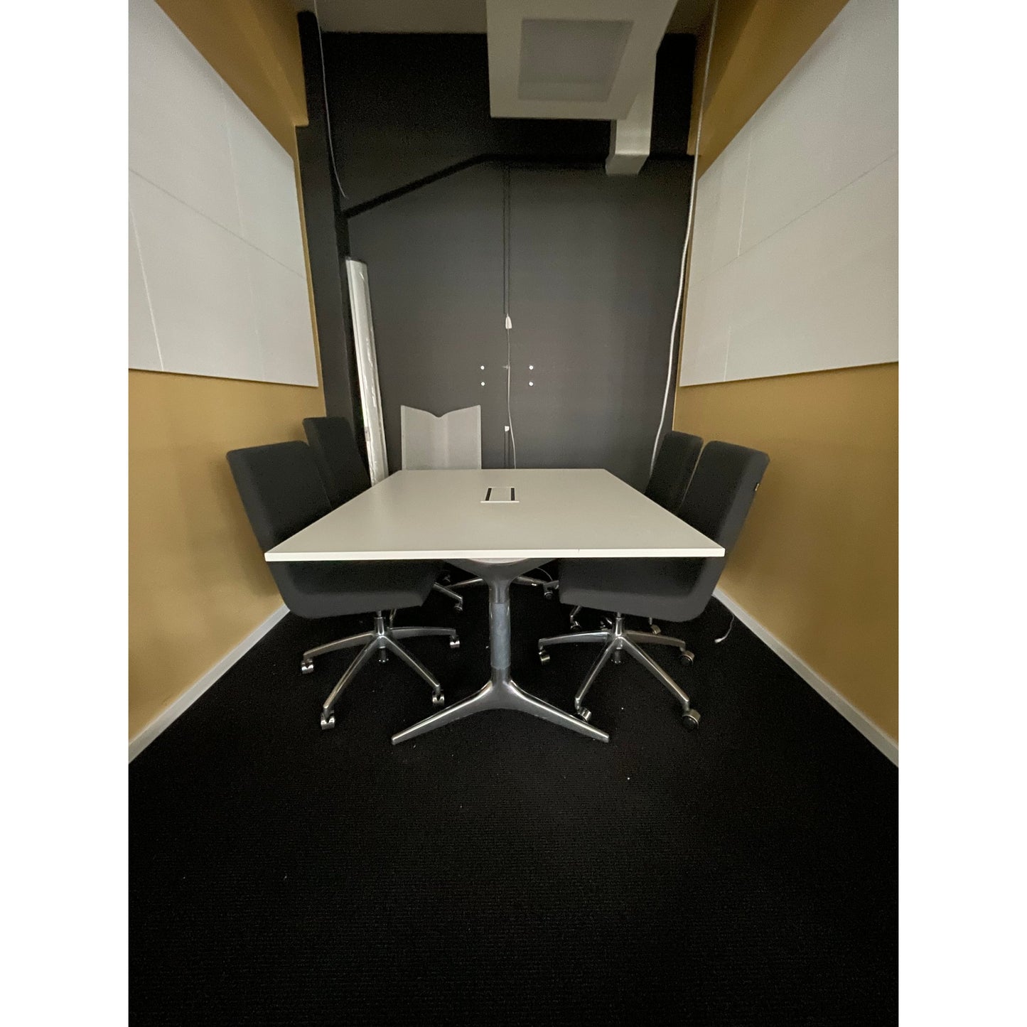 Møtebord, hvit laminat, 120x140 cm