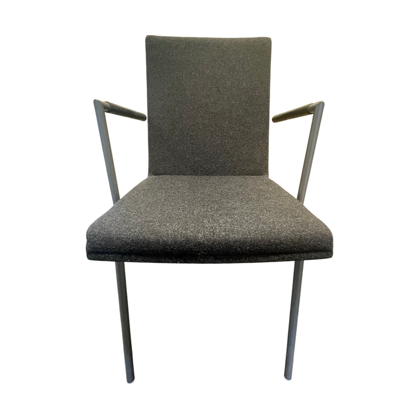 EFG grå møteromsstol, med armlener, god tilstand