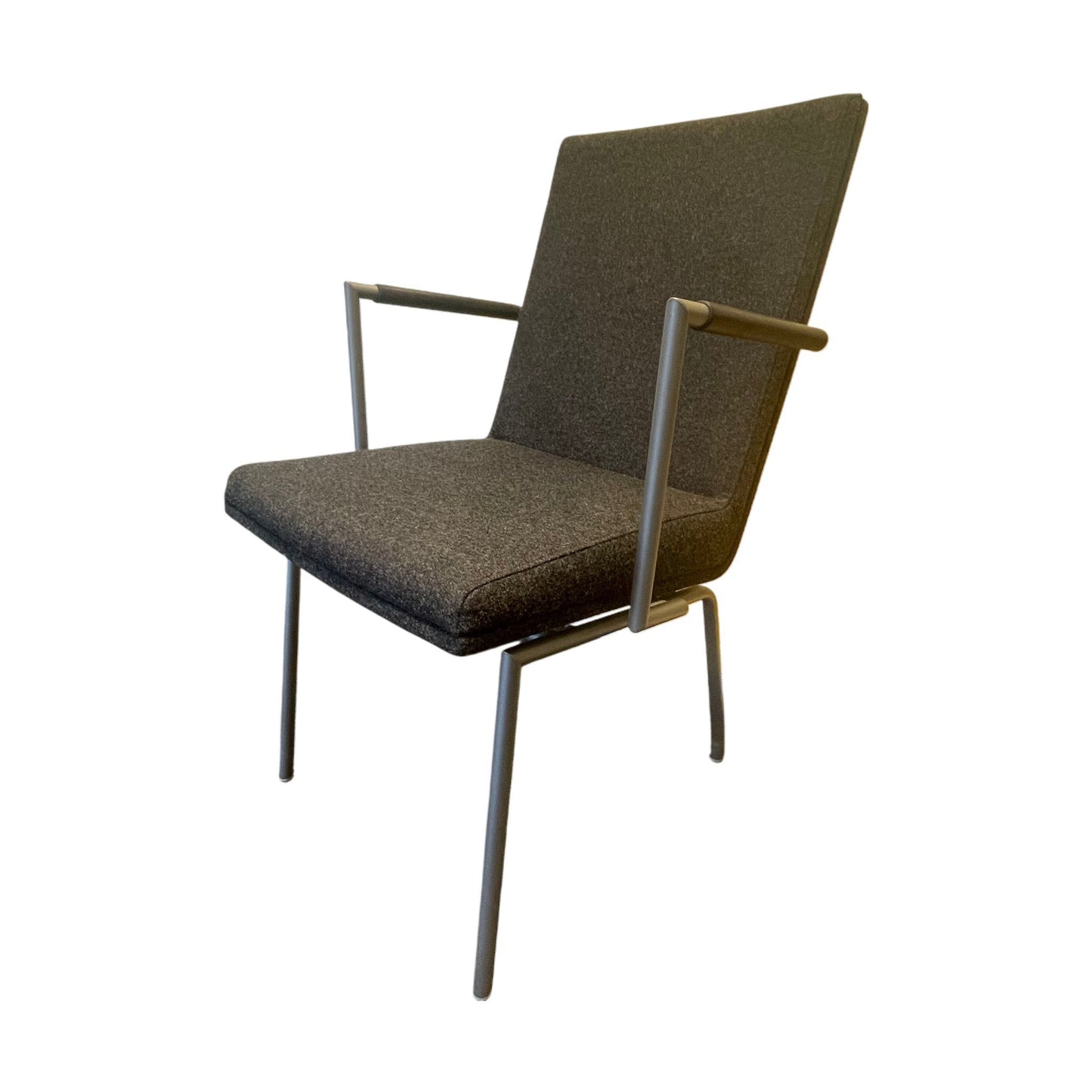 EFG grå møteromsstol, med armlener, god tilstand