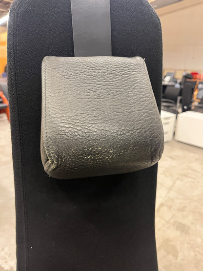 Q-lite kontorstol fra UllmanStolen m/nakkepute