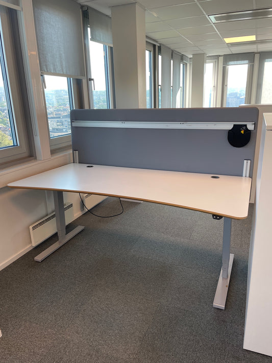 Elektrisk hev/senk skrivebord, hvit laminat, 180x90 cm