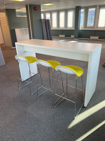 Barbord med sidevanger, hvitt