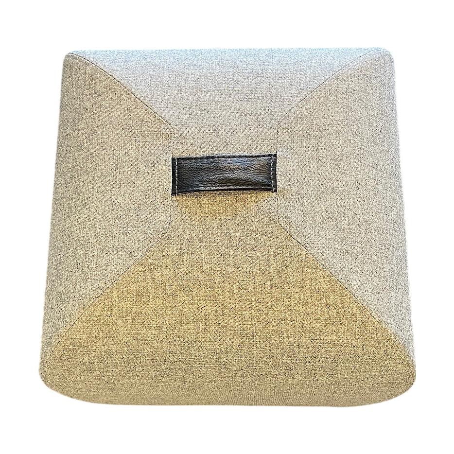 Misto puff fra Fora Form, grå