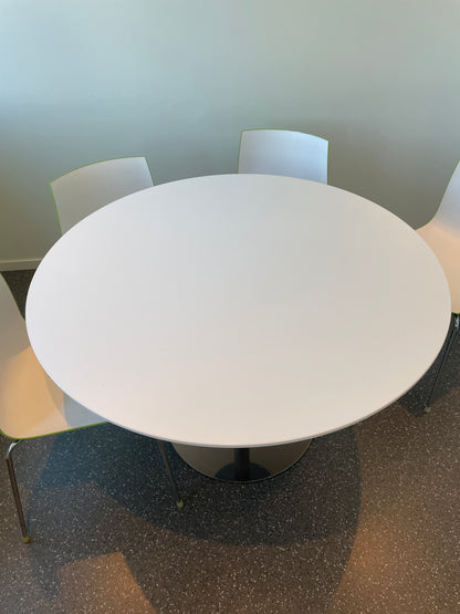 Rundt møtebord, hvit laminat, 120 cm