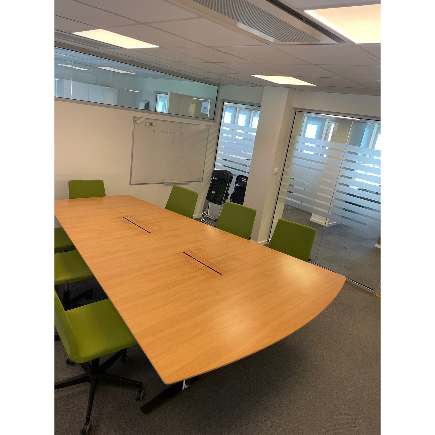 Møteromsbord i oljet eik fra Horreds, 300x200/100 cm