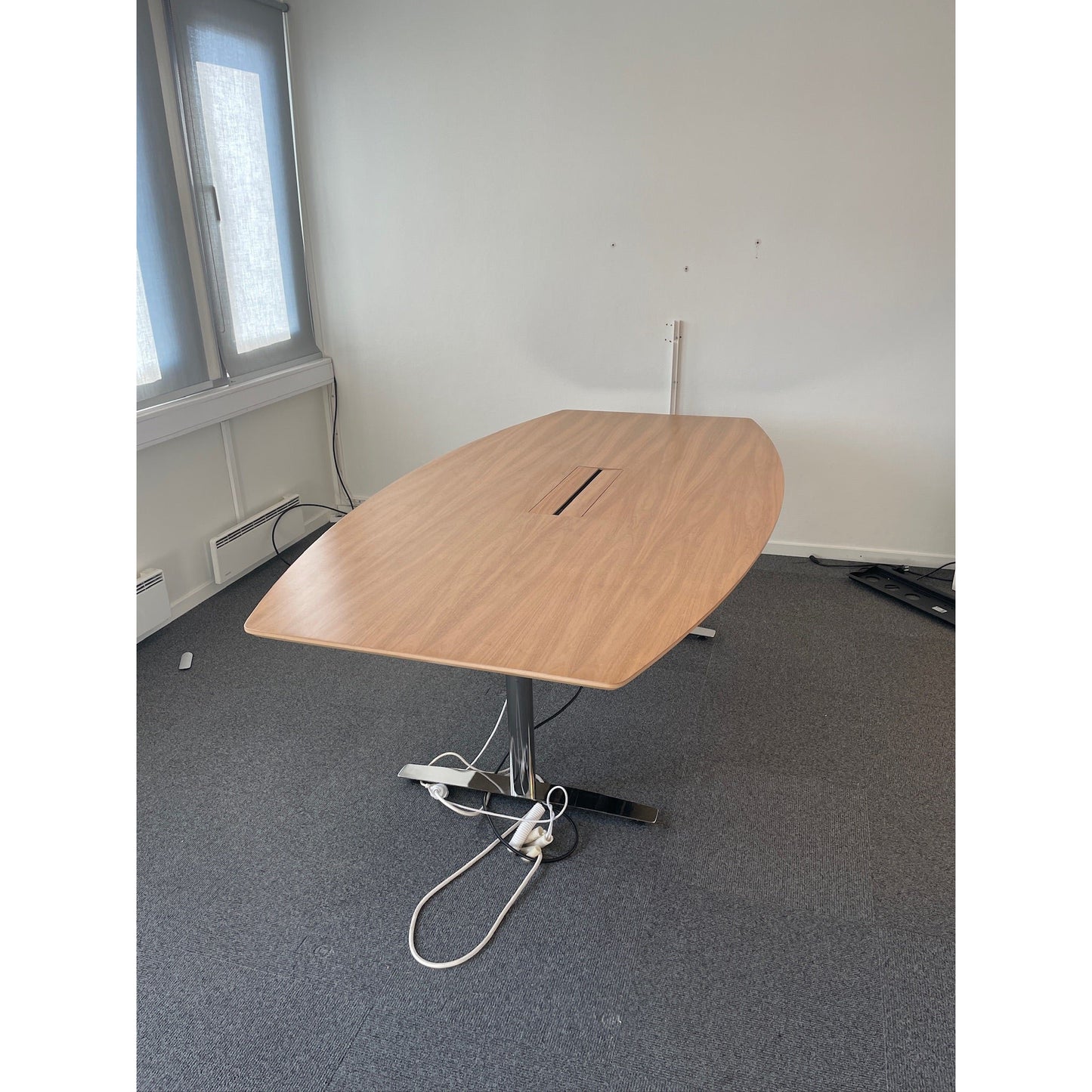 Båtformet møtebord i oljet eik fra Horreds, 220x120 cm