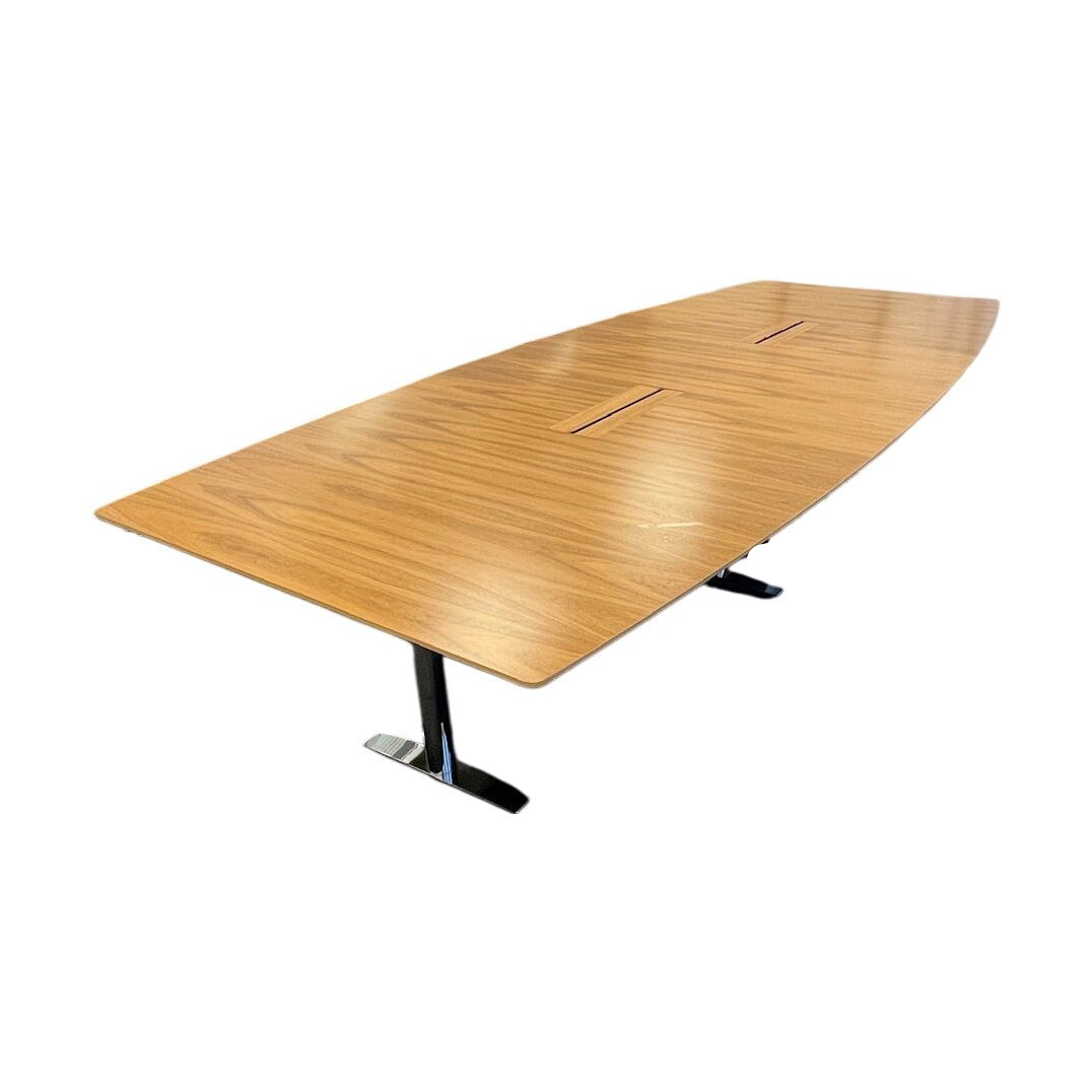 Båtformet konferansebord i oljet eik fra Horreds, 360x150 cm