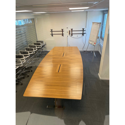 Båtformet konferansebord i oljet eik fra Horreds, 360x150 cm